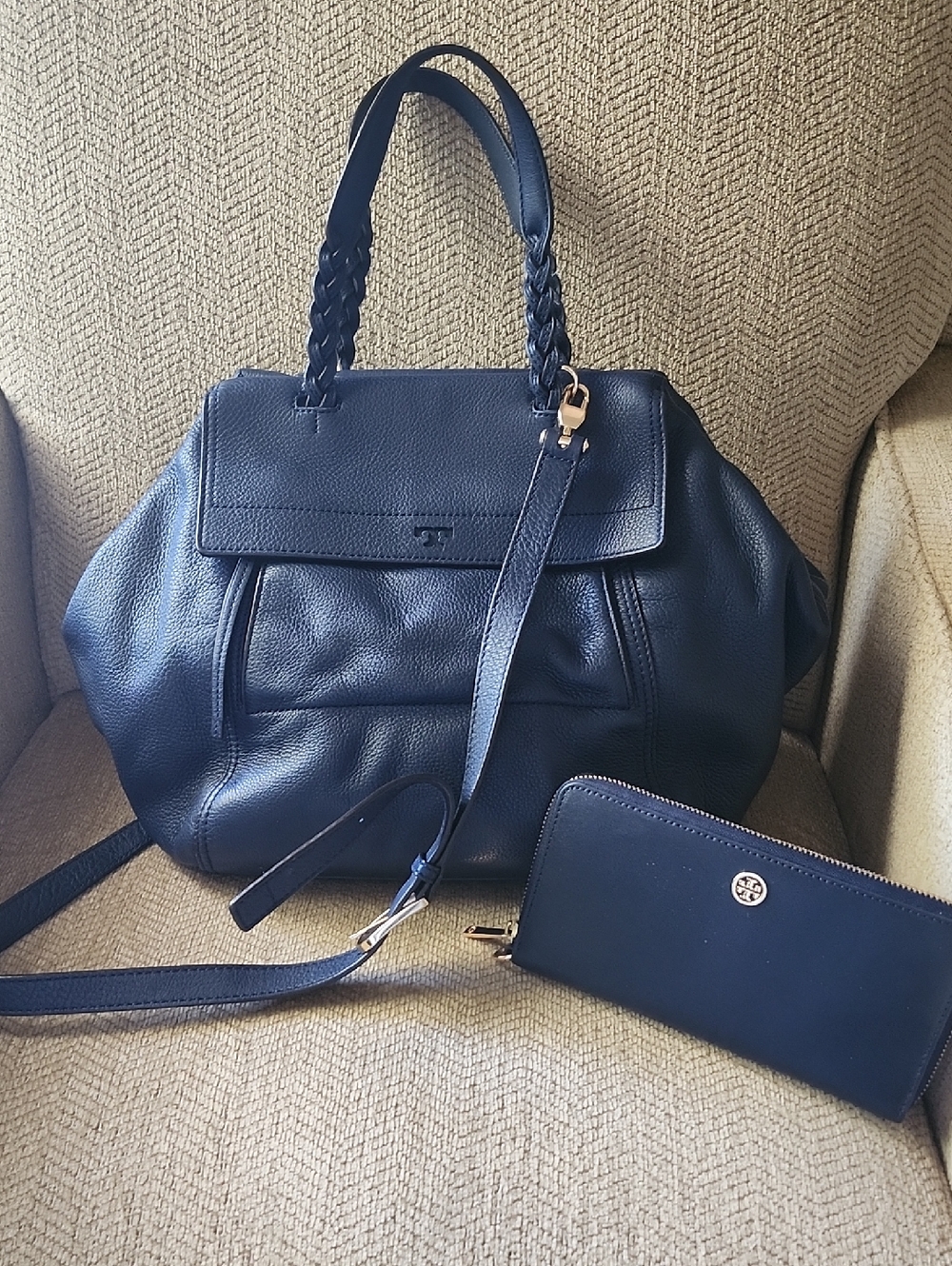 Tory Burch Half Moon Purse And Wallet